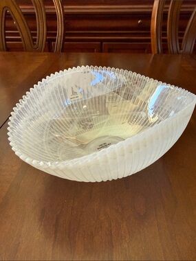 Murano Italy iridescent art glass folded shell ribbed bowl White Iris